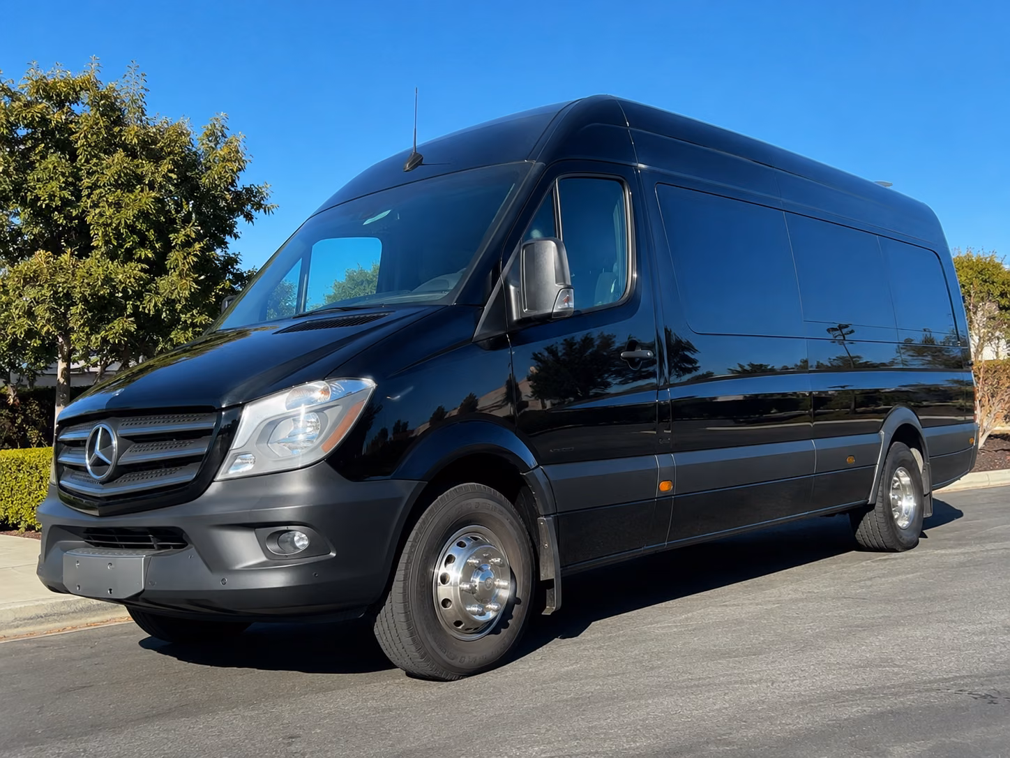 15 passenger sprinter van
